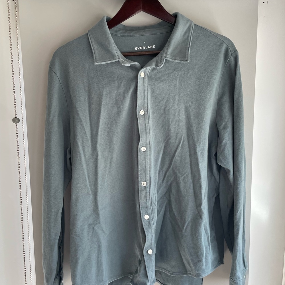 Everlane men’s button down blue-gray